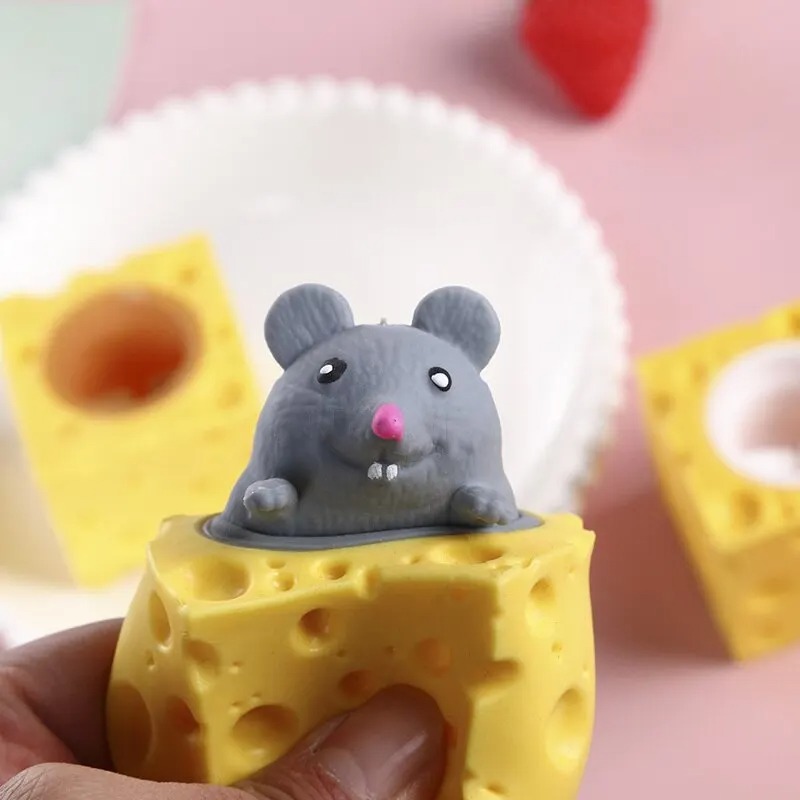 Pop Up Funny Mouse And Cheese  – Photography Jokes Bewertung und Preis