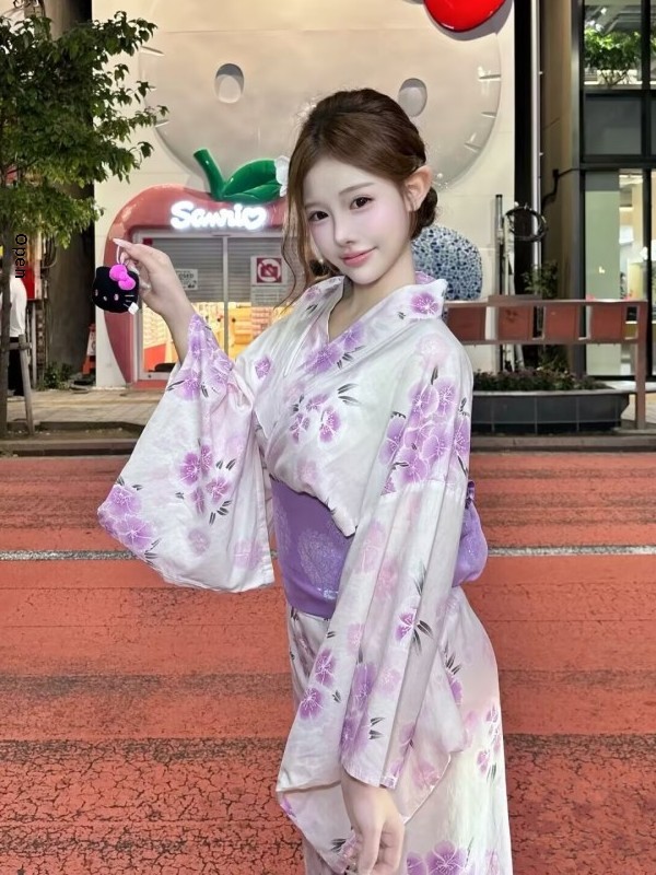 Traditional Japanese Kimono St – Photography Young Bewertung und Preis