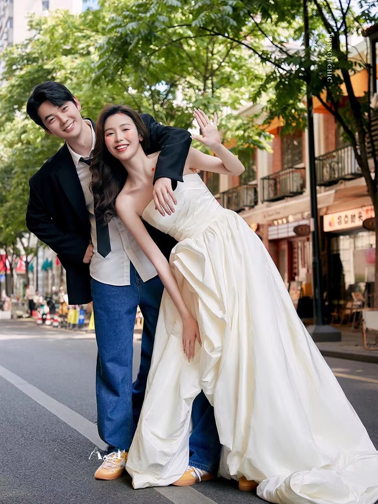 Fashionable Korean Style Denim – Photography Young Bewertung und Preis
